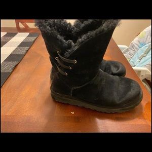 Black UGG boots.